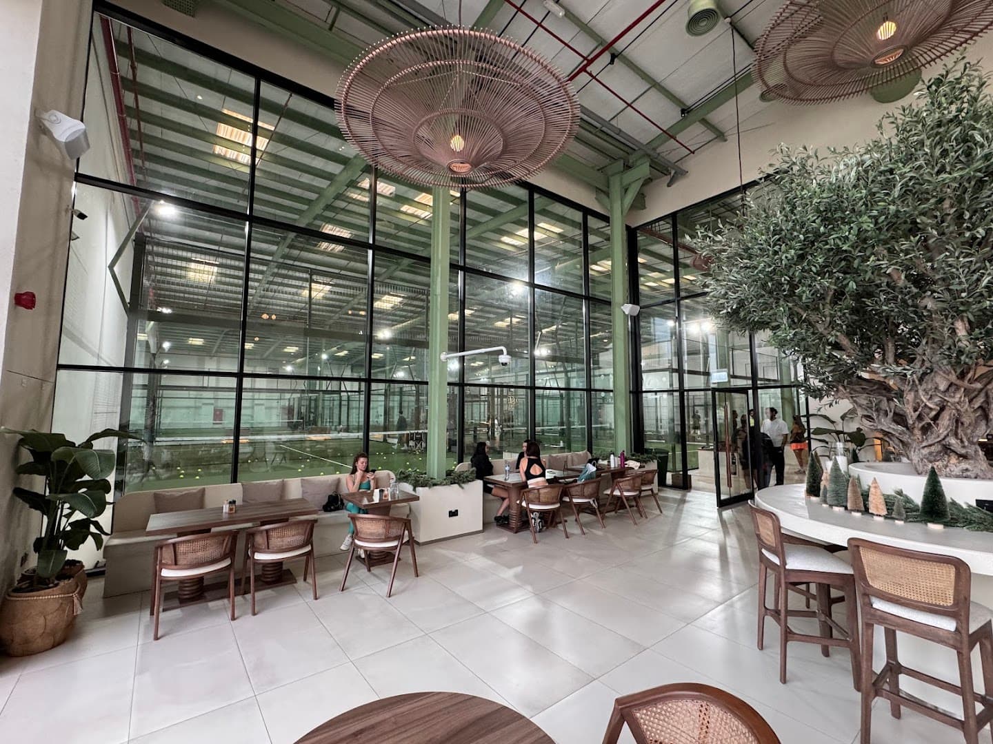 The Lob Dubai - Padel & Wellness Club photo 1